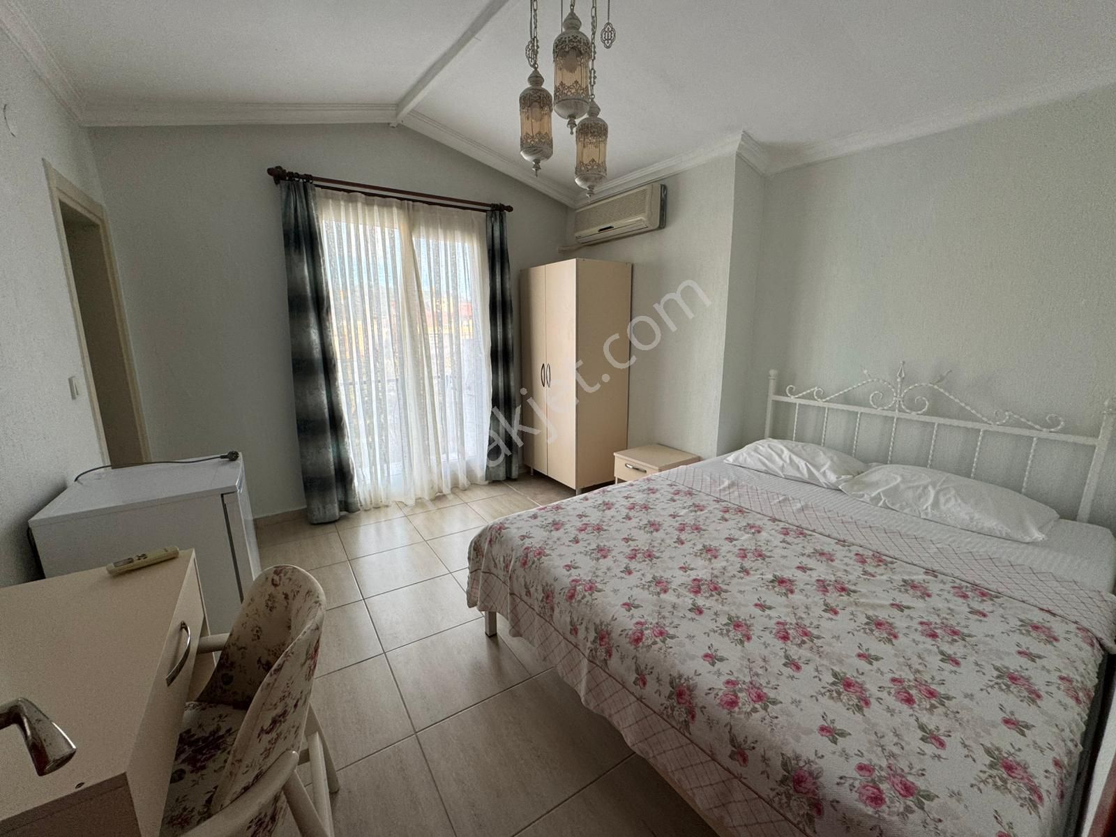 Dikili Merkezde | 6 Odalı, Bahçeli, Yüksek Getirili Pansiyon - Görsel 25