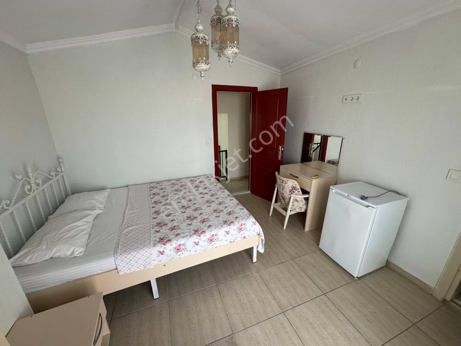 Dikili Merkezde | 6 Odalı, Bahçeli, Yüksek Getirili Pansiyon - Görsel 23