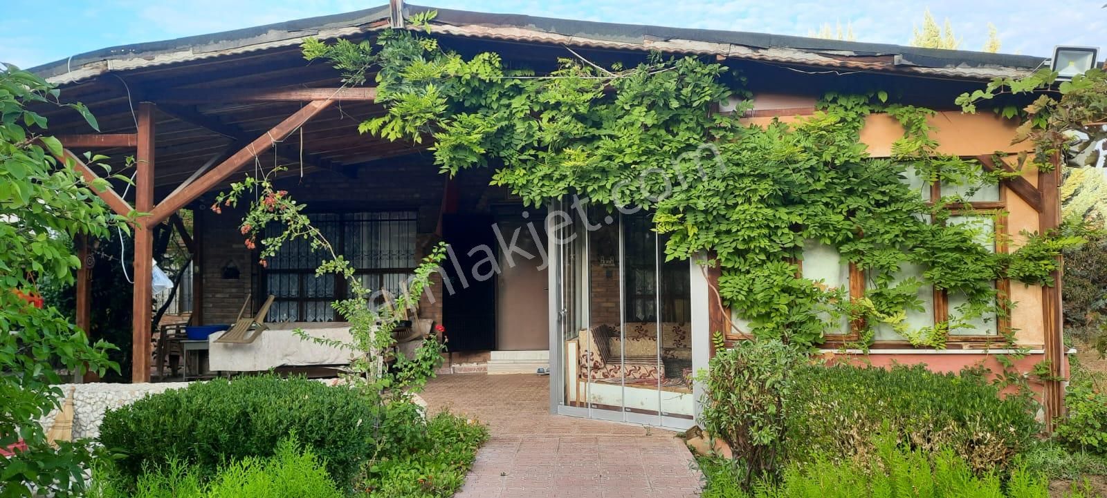 Meram- Kozağaç’ta 1000 M2 Arsa İçinde Yetişmiş Meyve Ağaçlı, 2+1 Müstakil Ev