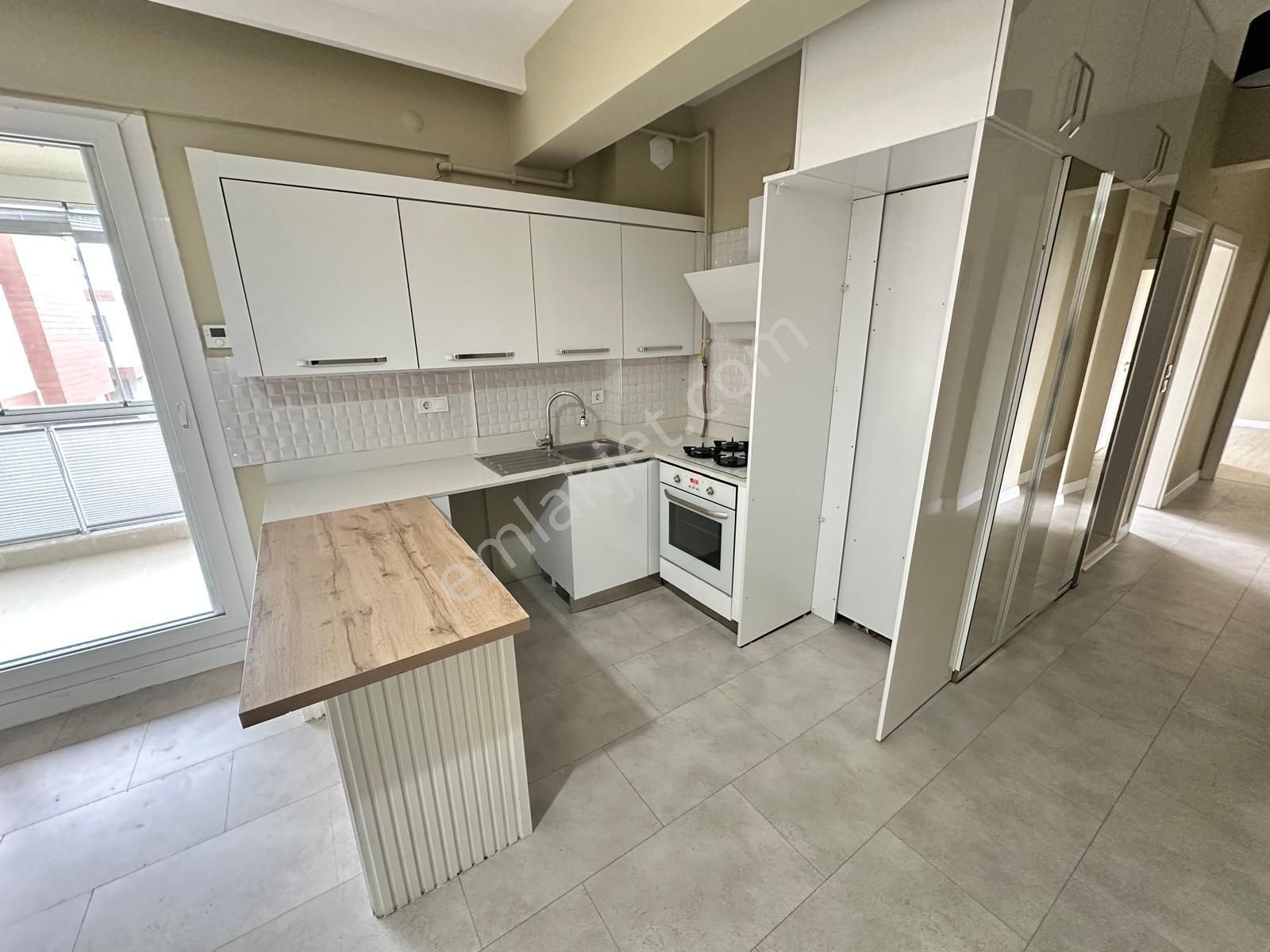Muradiye Mahallesi Karali Bölgesi 🏡site İçi ✅2+1 88m2 3 Katlının 3 Katı ❇️fuul Özelikli - Görsel 4