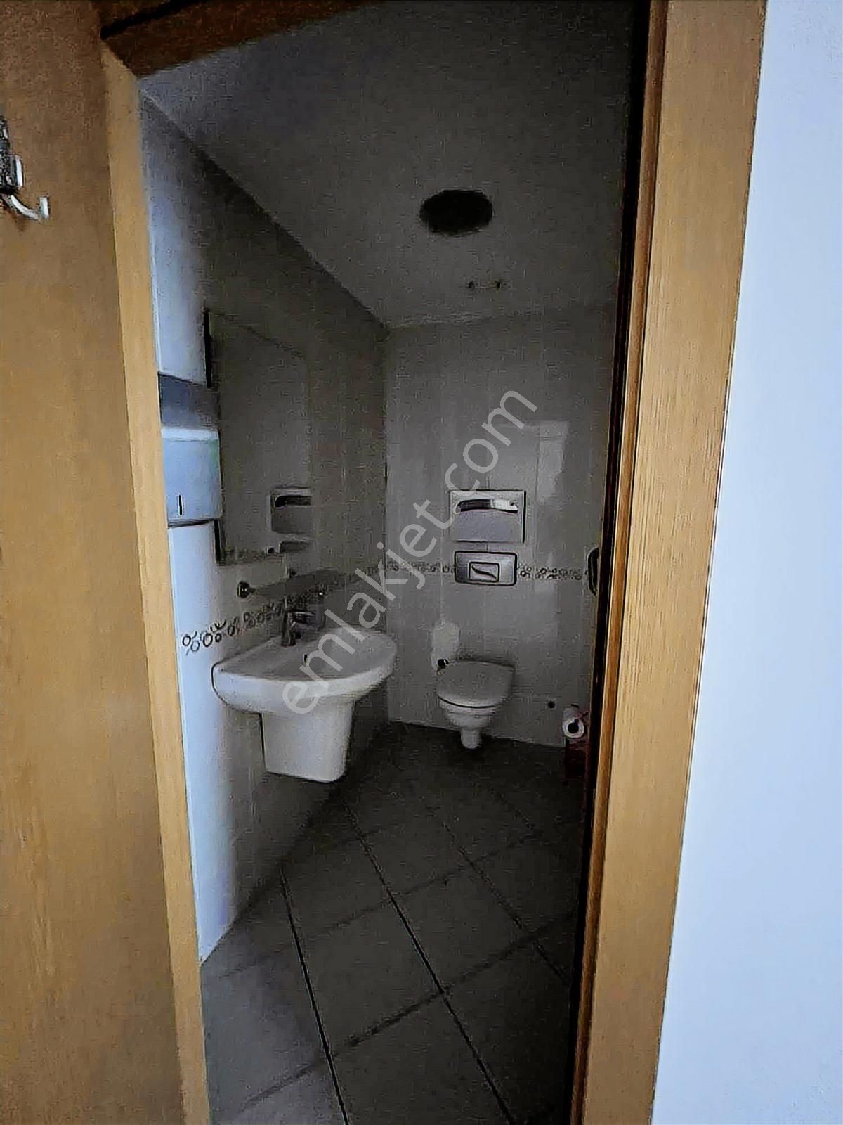 Pendik Çarşıda Kiralık İş Yeri - Görsel 16