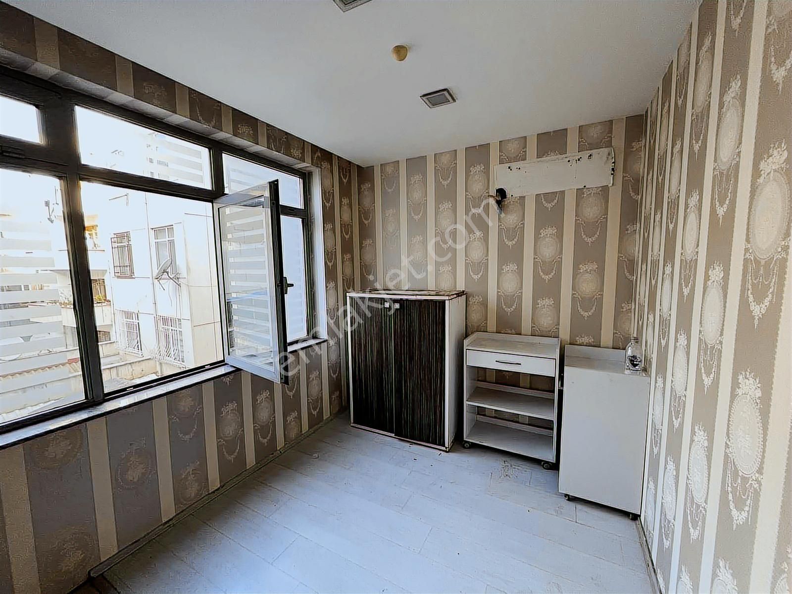 Pendik Çarşıda Kiralık İş Yeri - Görsel 11