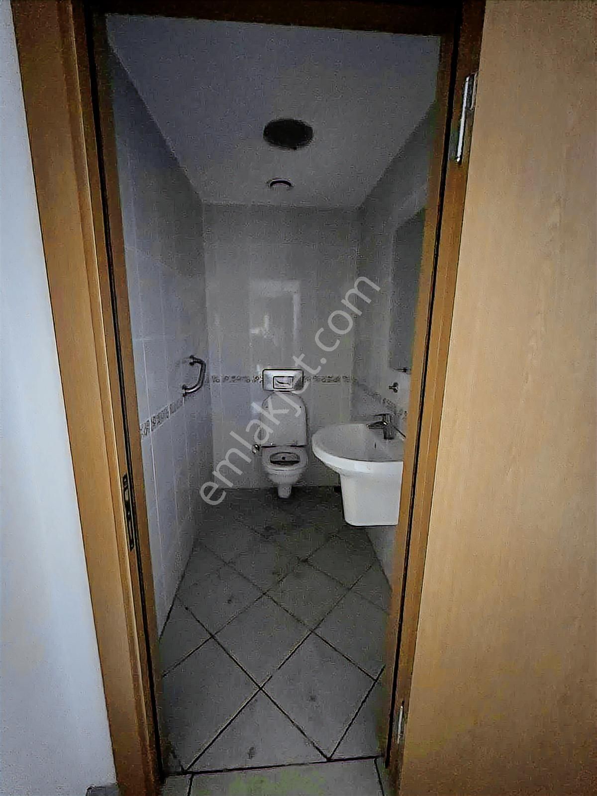 Pendik Çarşıda Kiralık İş Yeri - Görsel 17