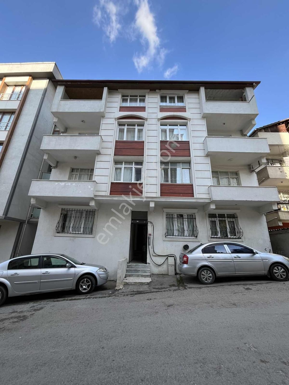 Kartal Hürriyet Mahallesinde Yatırımlık 3+1 Satılık Daire