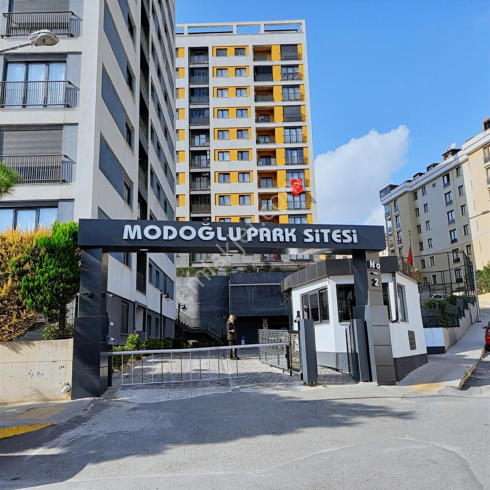 Pendik Modoğlu Park Sitesinde 5+2 Satılık Dublex Daire