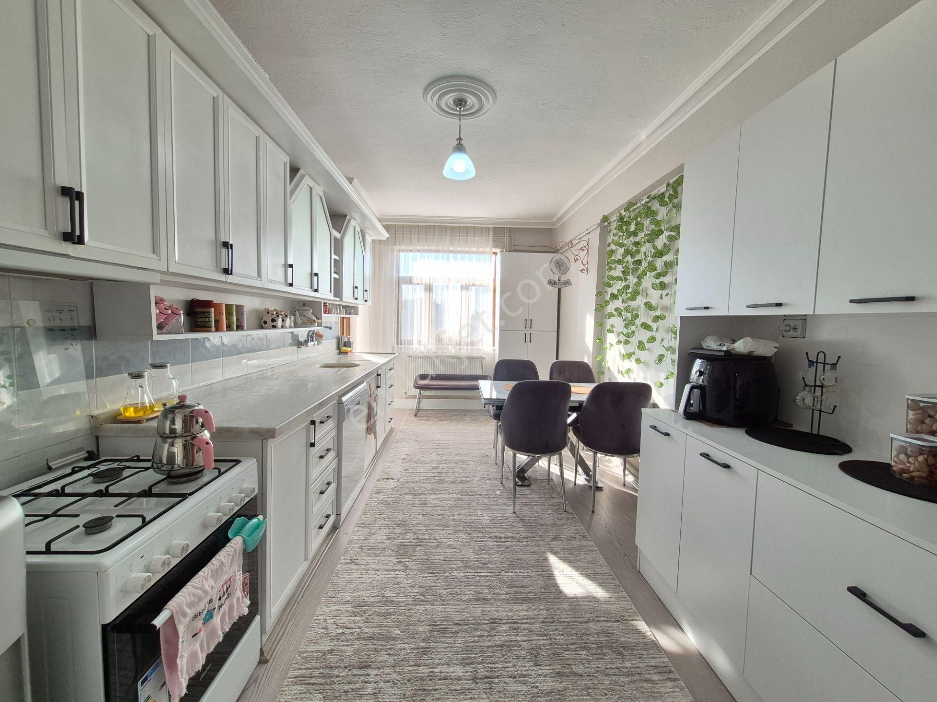 S. Eyyübi Mahallesi'nde Yelda Ark Cepheli 3+1 Dublek 170m2 Masrafsız Fırsar Daire - Görsel 15