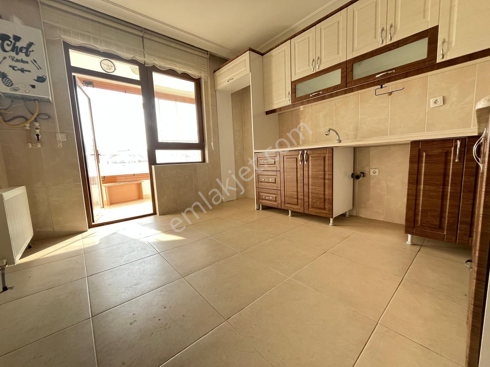 Şentepe Teleferik Yakını Sitede Ebebeyin Banyolu Masrafsız Satılık Daire** - Görsel 3