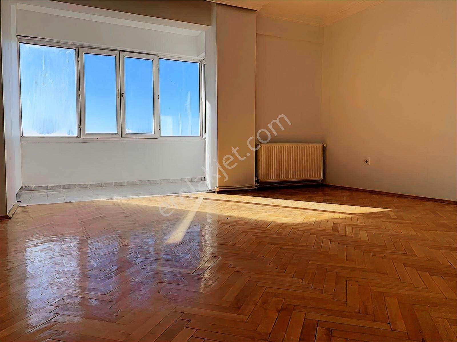Pendikte Deniz Manzaralı Kiralık 6+2, Net 300 M² Dubleks Daire - Görsel 18