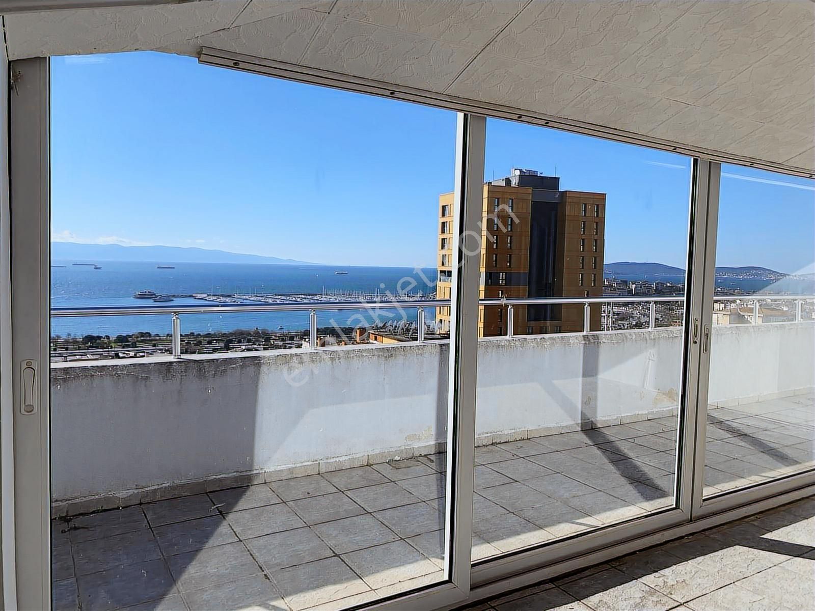 Pendikte Deniz Manzaralı Kiralık 6+2, Net 300 M² Dubleks Daire - Görsel 6