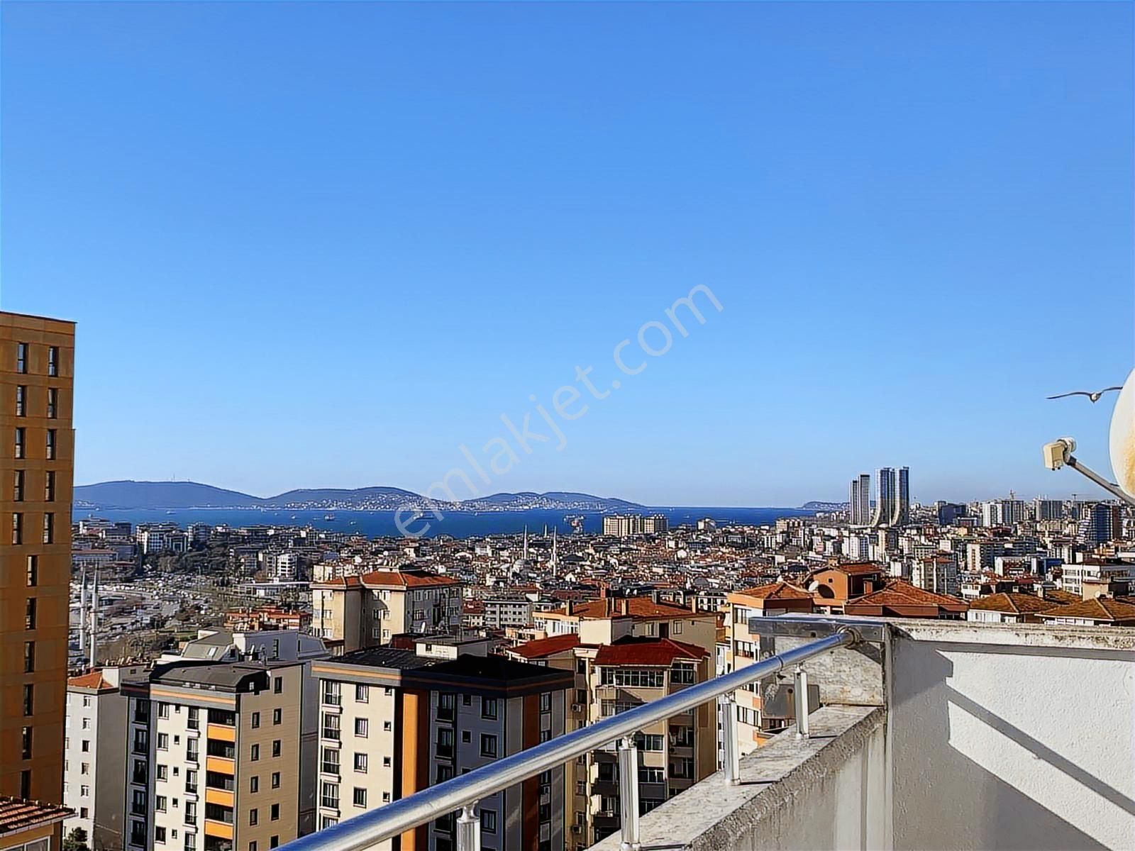Pendikte Deniz Manzaralı Kiralık 6+2, Net 300 M² Dubleks Daire - Görsel 22