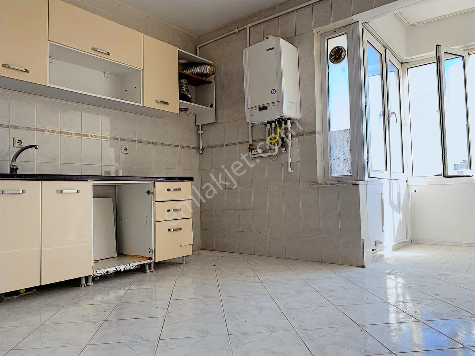 Pendikte Deniz Manzaralı Kiralık 6+2, Net 300 M² Dubleks Daire - Görsel 24