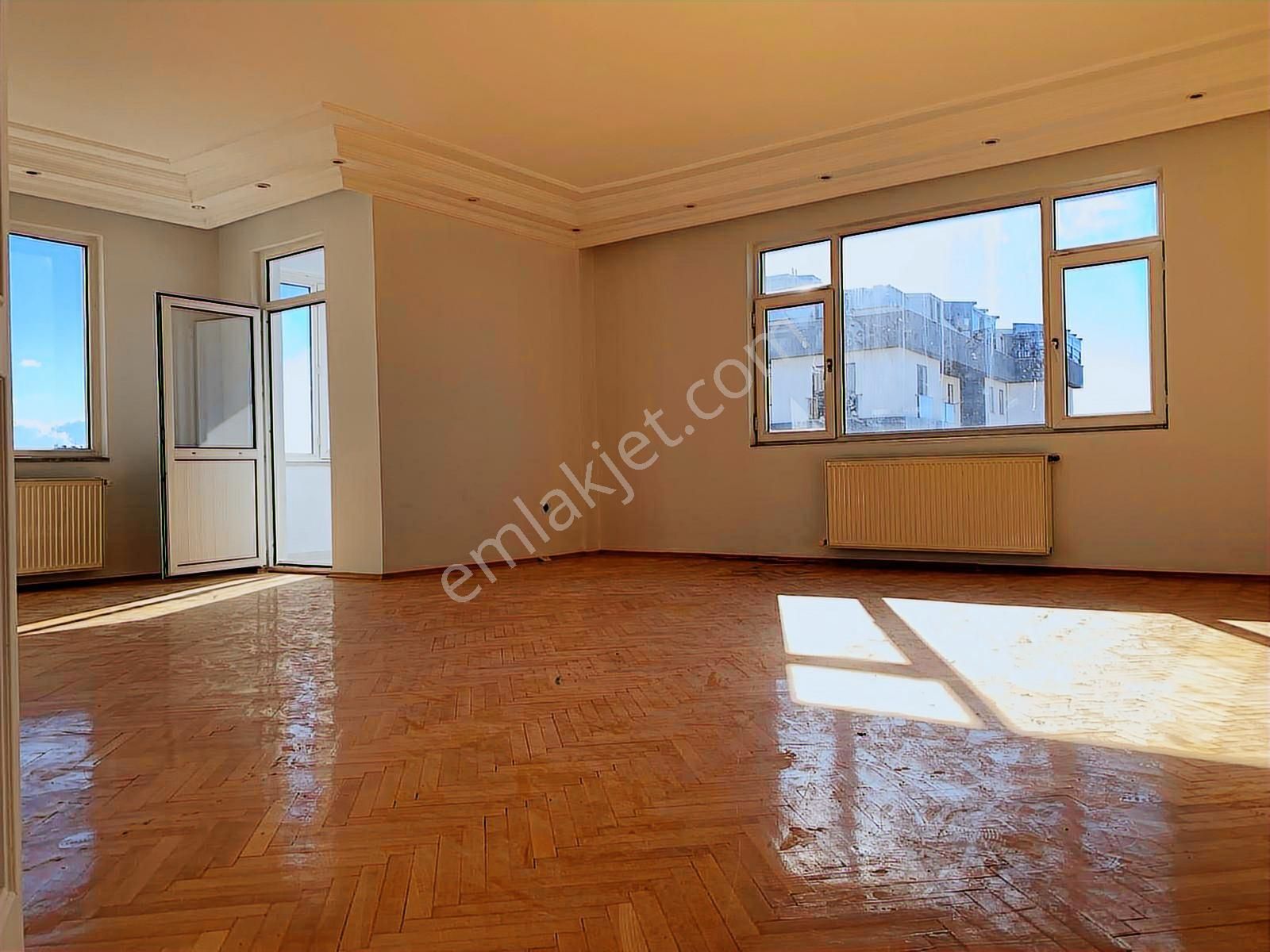 Pendikte Deniz Manzaralı Kiralık 6+2, Net 300 M² Dubleks Daire - Görsel 9