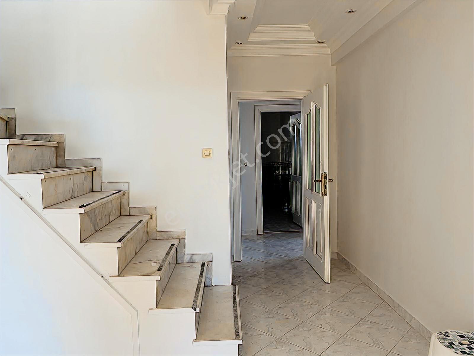 Pendikte Deniz Manzaralı Kiralık 6+2, Net 300 M² Dubleks Daire - Görsel 11
