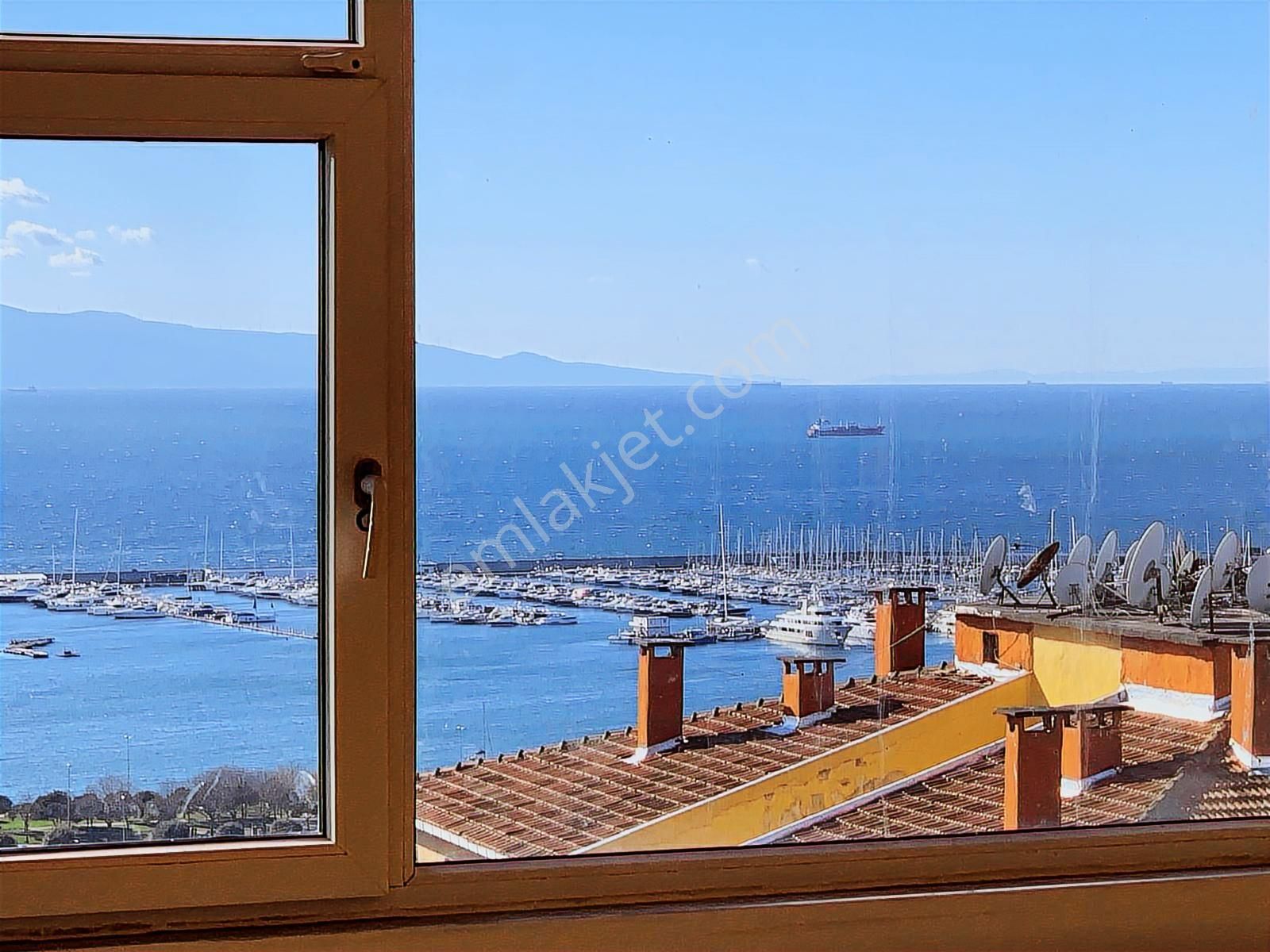 Pendikte Deniz Manzaralı Kiralık 6+2, Net 300 M² Dubleks Daire - Görsel 23
