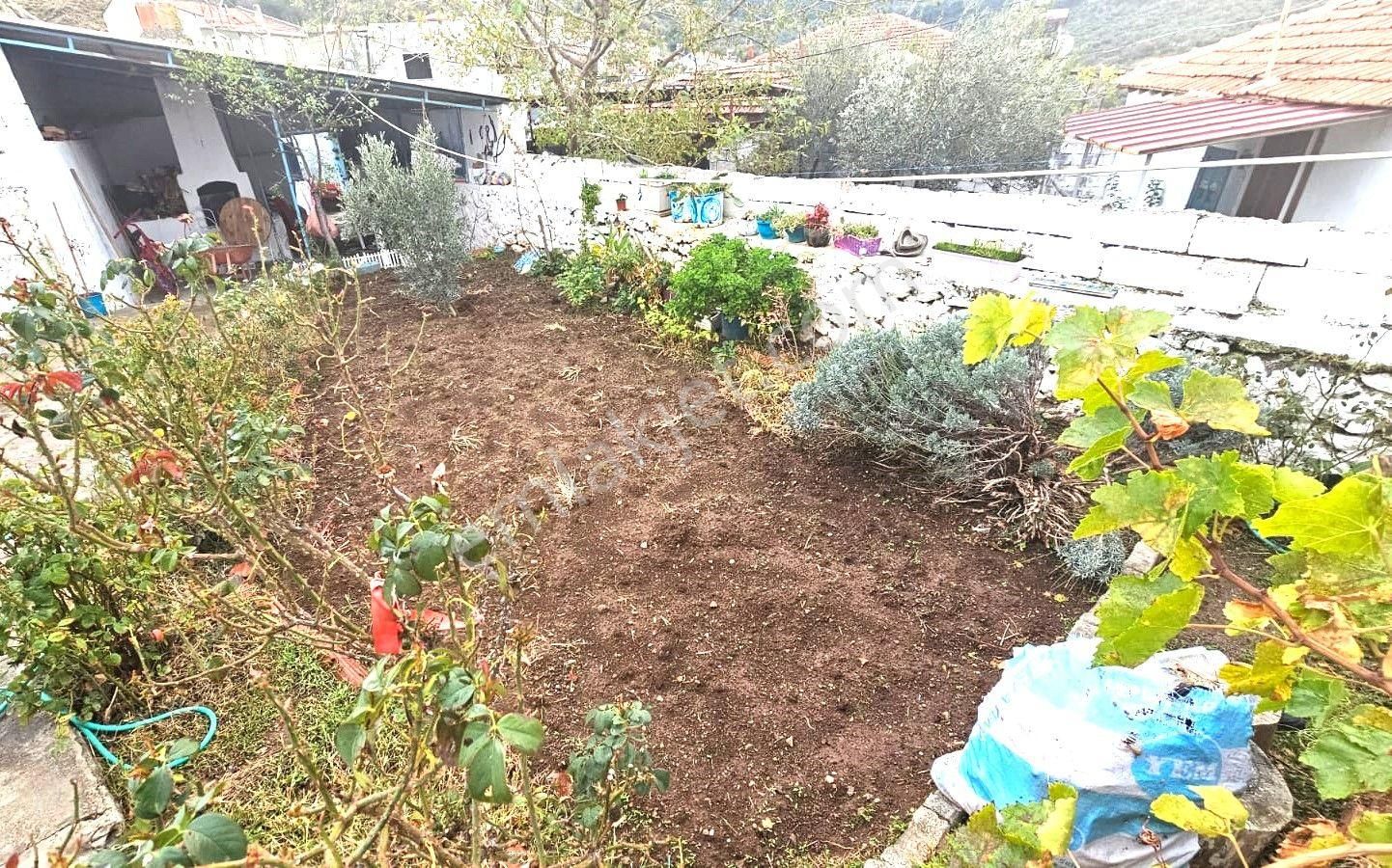 🏡 Aktiften Dutluca'da Geniç Bahçeli Tam Müstakil 3+1 Satılık Ev - Görsel 23