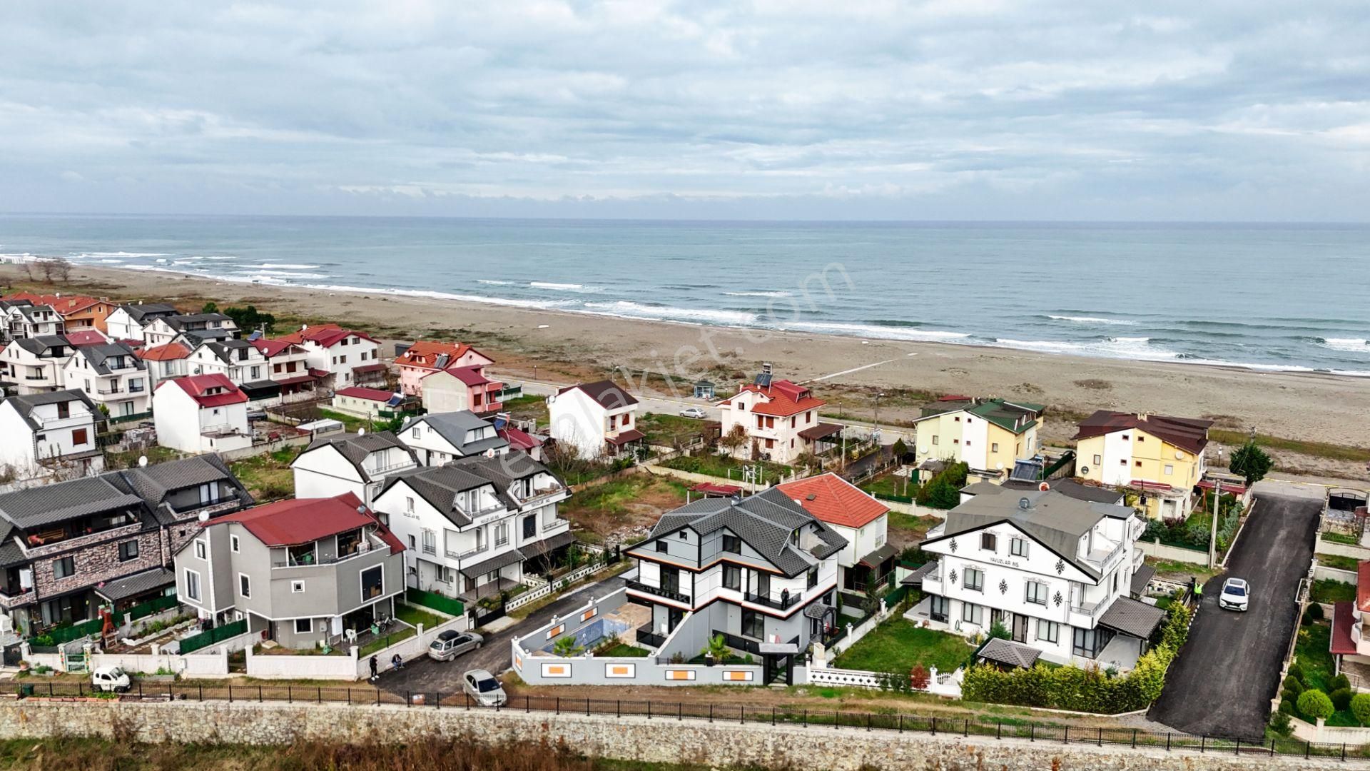 Sakarya Kocaali'de Denize Birkaç Adım Bahçeli 4+1 Modern Villa