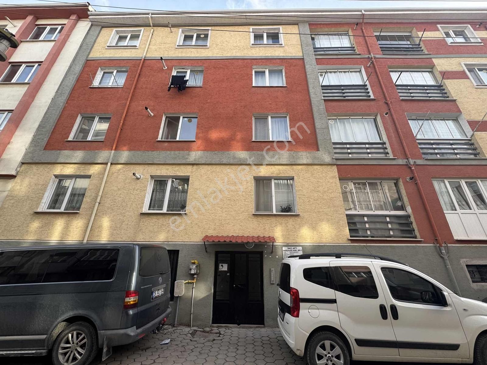 Tunalı Mahallesi Gaffar Okkan Cad. Yanı Arakat Satılık 2+1 Daire