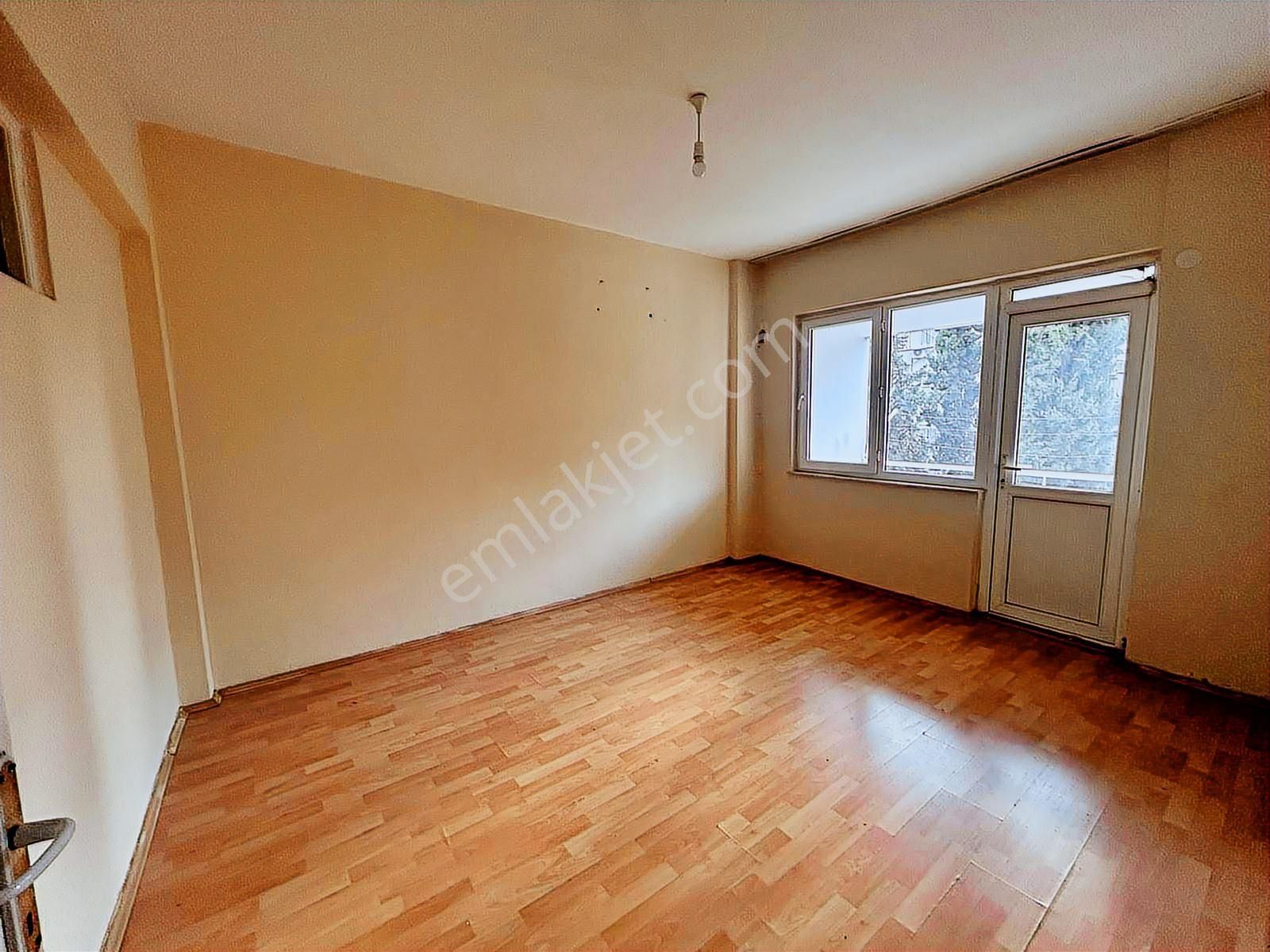 Ulus Mithatpaşa Caddesi Üzerinde Geniş 3+1 Kiralık Daire - Görsel 14