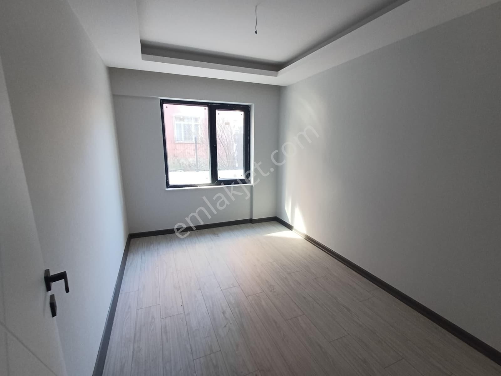 Tevfik Saglam Cadde Yakını Kot 2 Yapılı 3+1 - Görsel 26