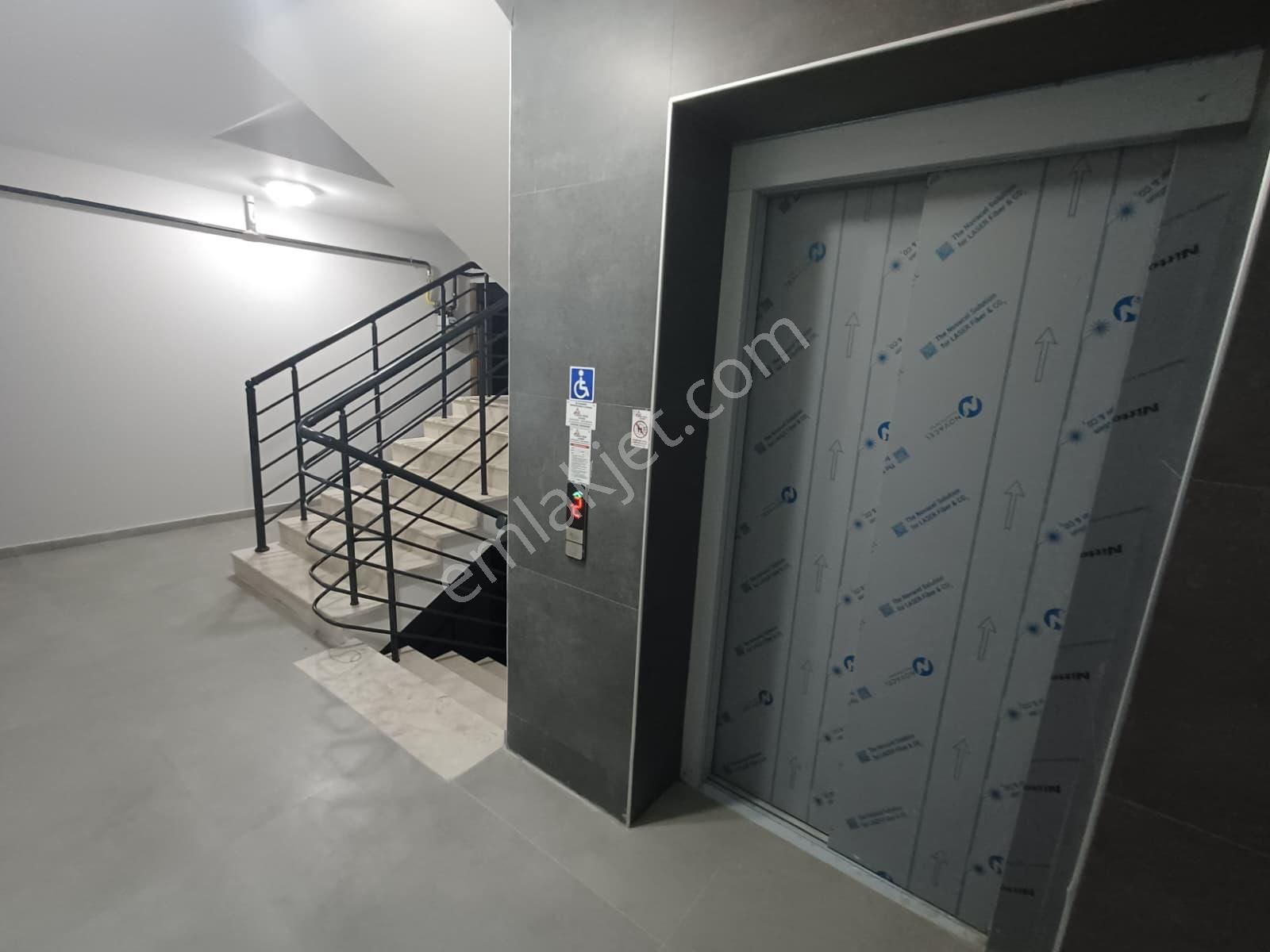 Tevfik Saglam Cadde Yakını Kot 2 Yapılı 3+1 - Görsel 13