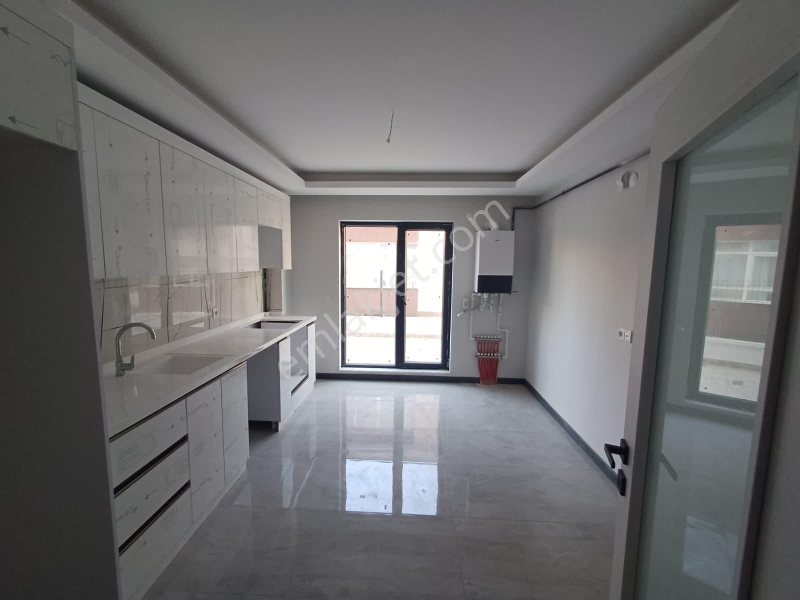 Tevfik Saglam Cadde Yakını Kot 2 Yapılı 3+1 - Görsel 11