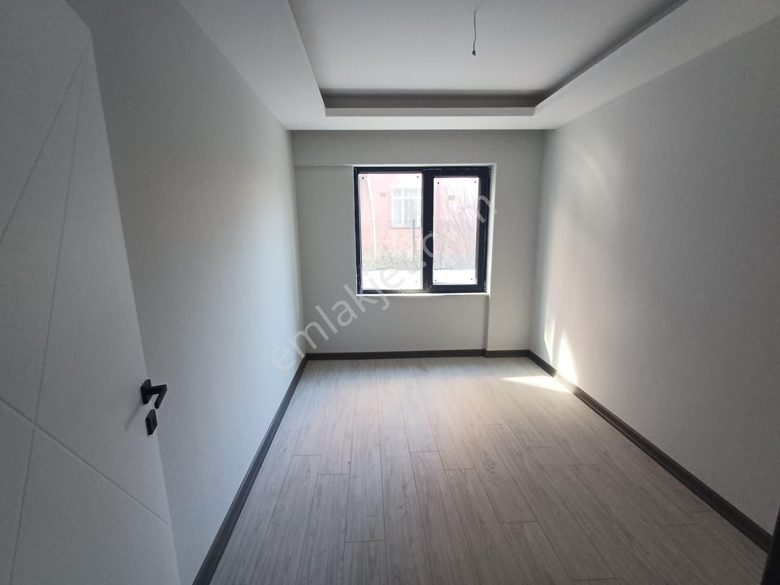 Tevfik Saglam Cadde Yakını Kot 2 Yapılı 3+1 - Görsel 17