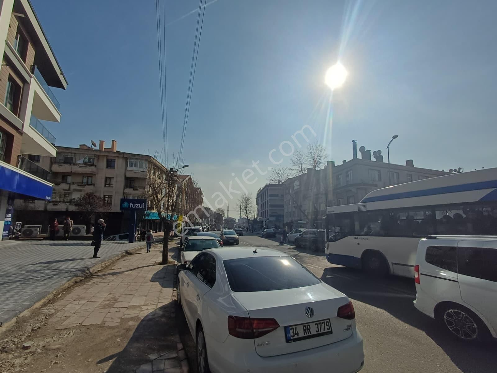 Tevfik Saglam Cadde Yakını Kot 2 Yapılı 3+1 - Görsel 24