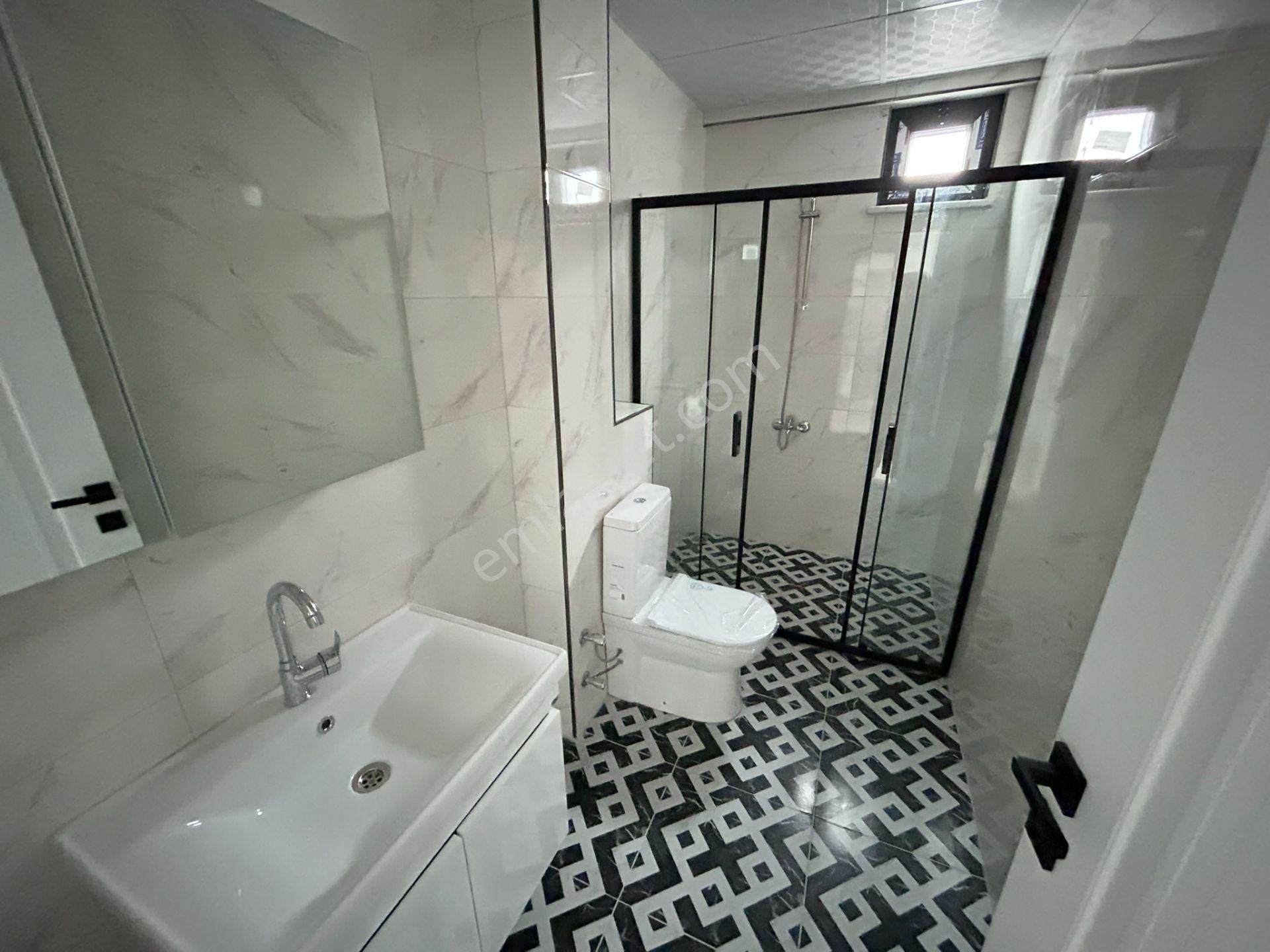 Üniversite, Hastane, Hava Üssü Ve Kafeler Bölgesi Yakınında Kiralık Eşyalı Sıfır 1+1 Daire - Görsel 12