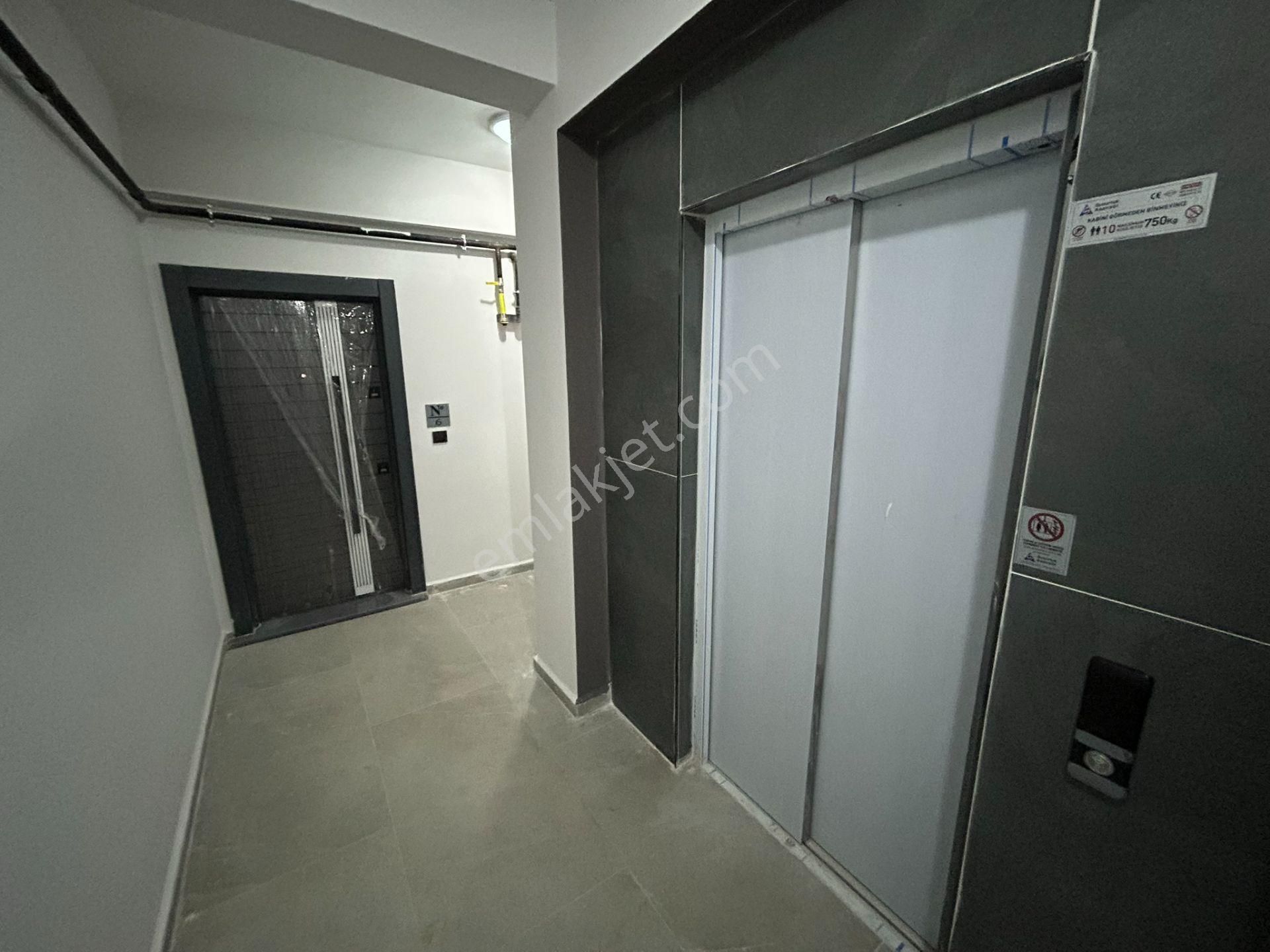 Üniversite, Hastane, Hava Üssü Ve Kafeler Bölgesi Yakınında Kiralık Eşyalı Sıfır 1+1 Daire - Görsel 25