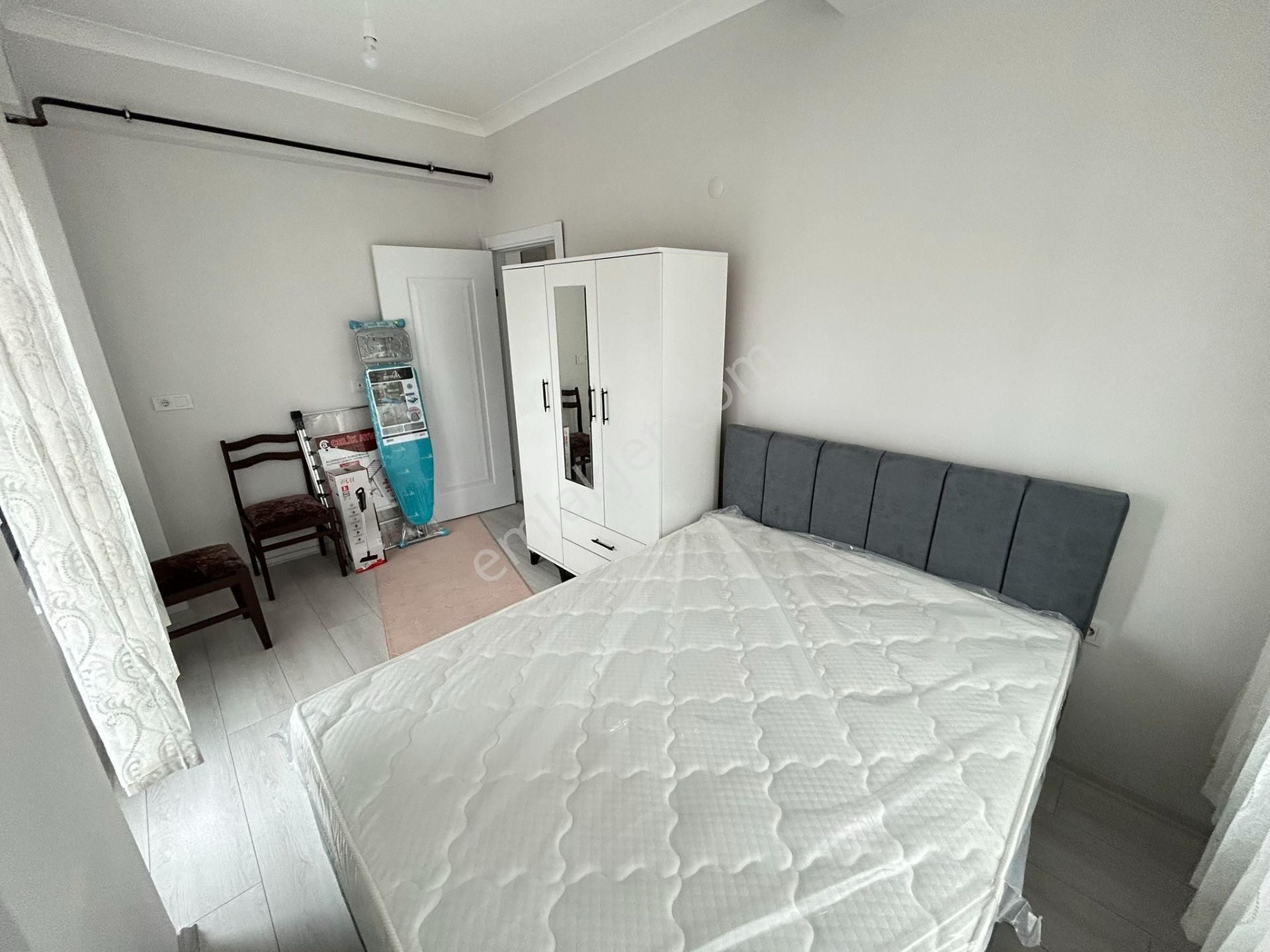 Üniversite, Hastane, Hava Üssü Ve Kafeler Bölgesi Yakınında Kiralık Eşyalı Sıfır 1+1 Daire - Görsel 17