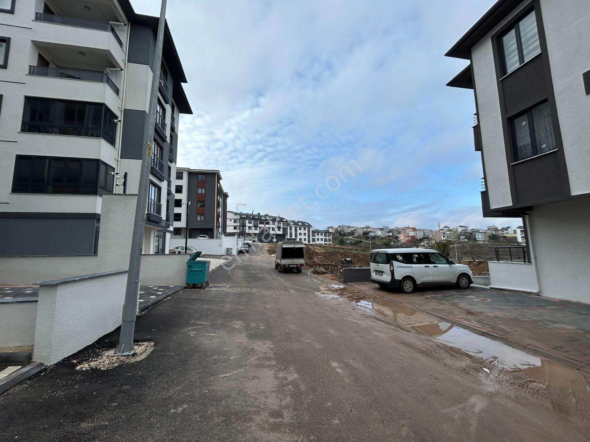 Üniversite, Hastane, Hava Üssü Ve Kafeler Bölgesi Yakınında Kiralık Eşyalı Sıfır 1+1 Daire - Görsel 28