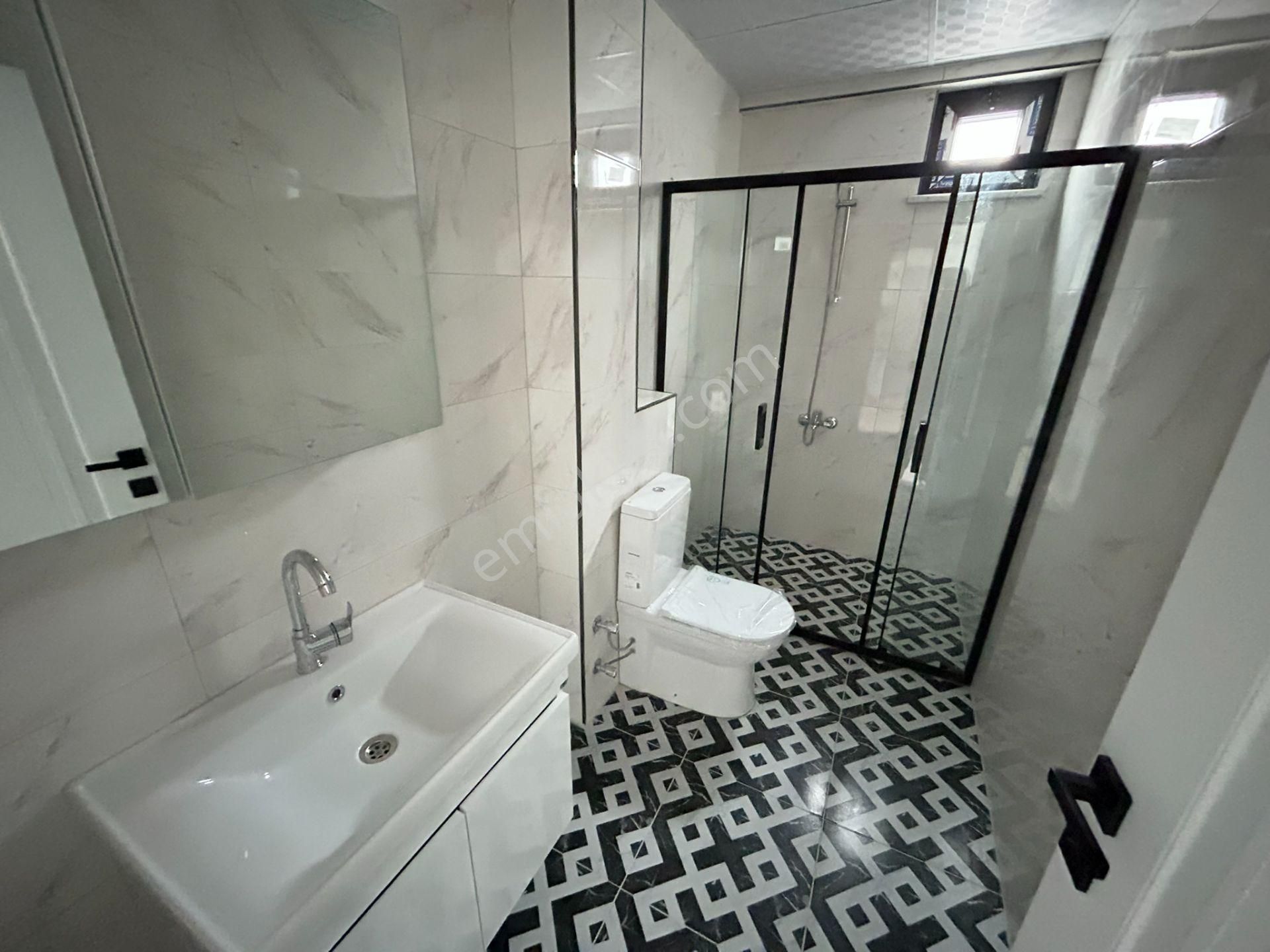 Üniversite, Hastane, Hava Üssü Ve Kafeler Bölgesi Yakınında Kiralık Eşyalı Sıfır 1+1 Daire - Görsel 13