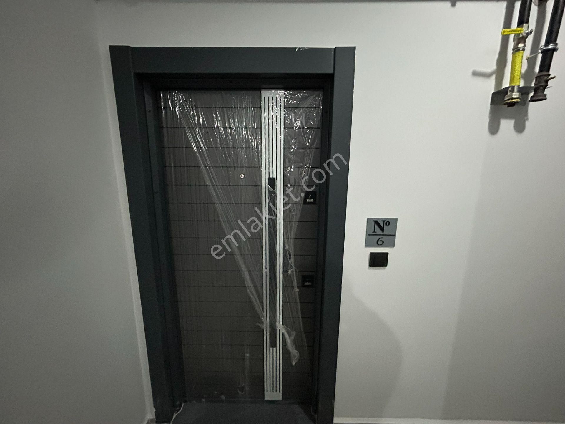 Üniversite, Hastane, Hava Üssü Ve Kafeler Bölgesi Yakınında Kiralık Eşyalı Sıfır 1+1 Daire - Görsel 24