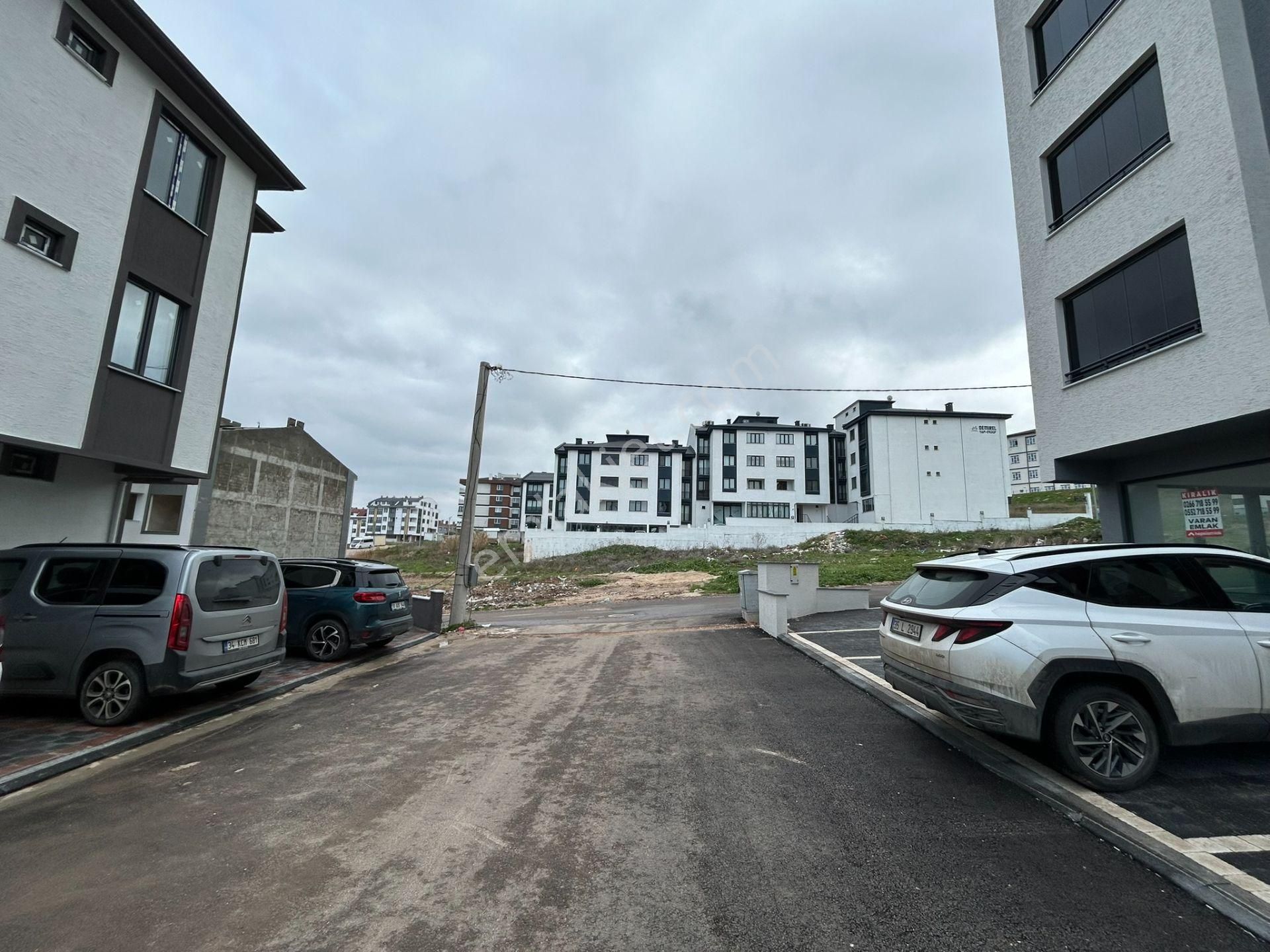 Üniversite, Hastane, Hava Üssü Ve Kafeler Bölgesi Yakınında Kiralık Eşyalı Sıfır 1+1 Daire - Görsel 27