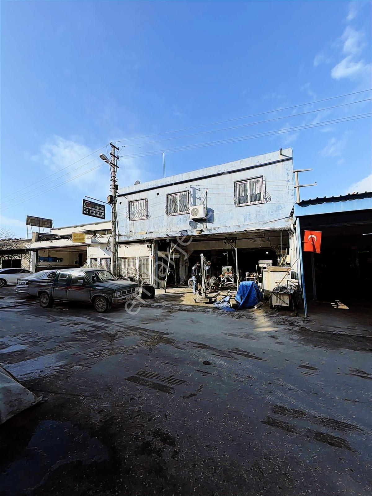 Sanayi Sitesinde Satılık 300 Metre² Dükkan