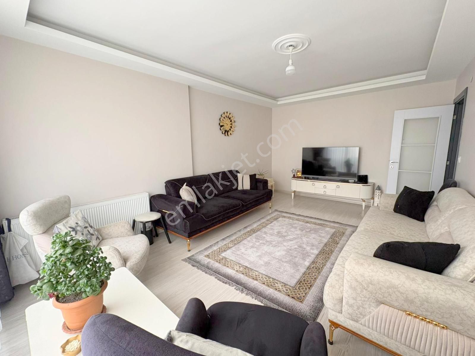 Mertcan'dan Metroya 5dk Havuzlu Güvenlikli Site İçi Ara Kat 2+1 - Görsel 4