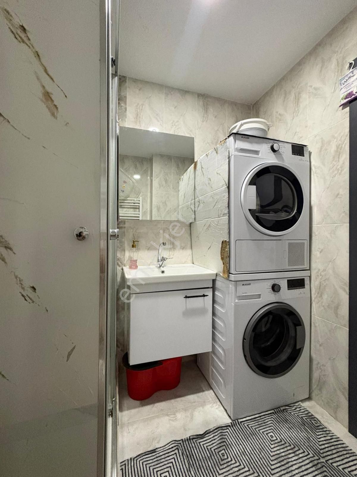 Mertcan'dan Metroya 5dk Havuzlu Güvenlikli Site İçi Ara Kat 2+1 - Görsel 14