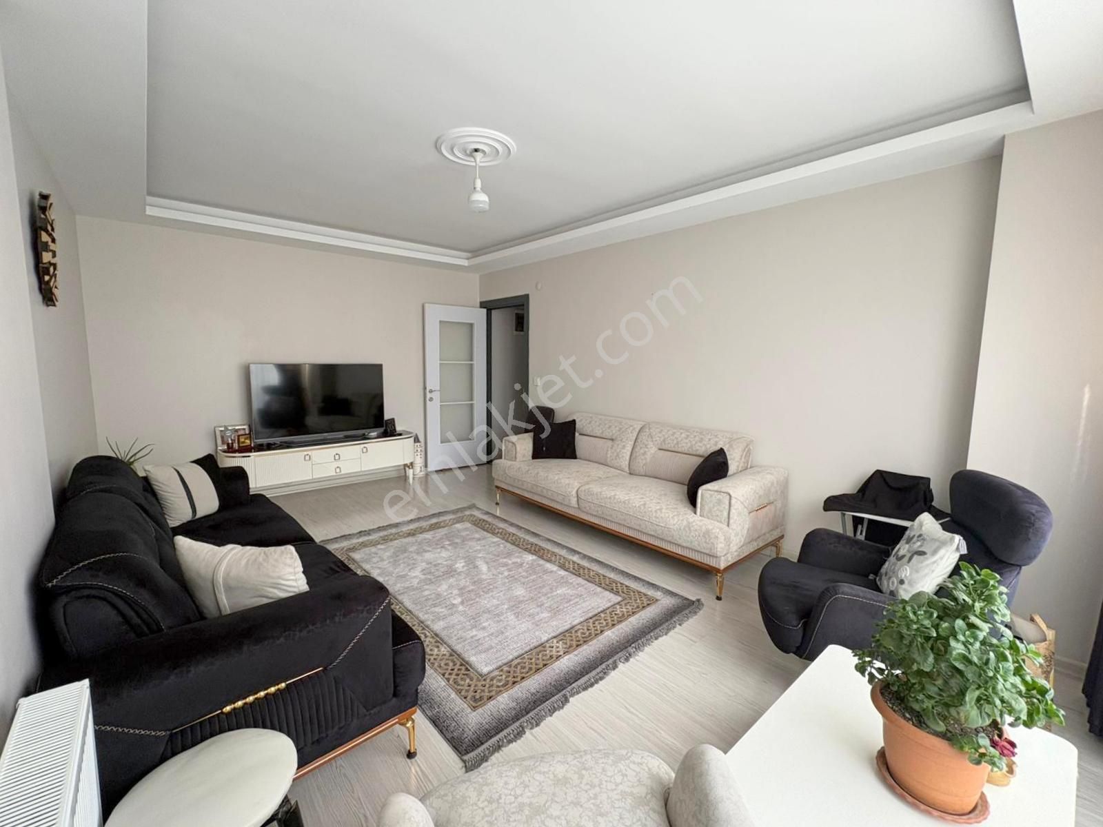 Mertcan'dan Metroya 5dk Havuzlu Güvenlikli Site İçi Ara Kat 2+1 - Görsel 2