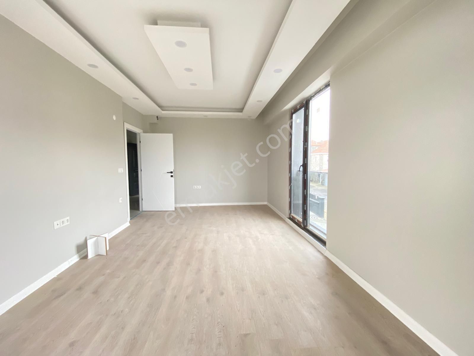 Çorlu Önerlerde Kiralık Lüks 2+1 Daire - Görsel 8