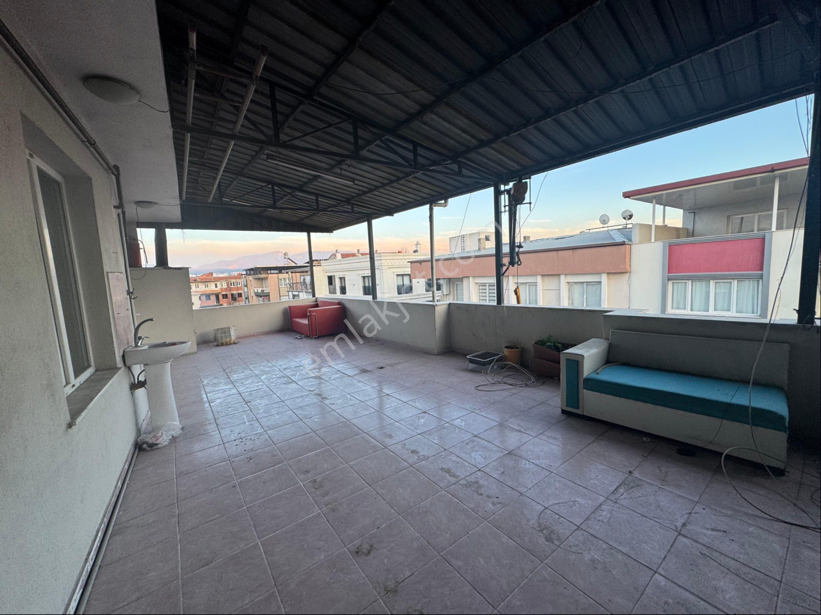 Buca Göksu Mah. 2+0 Teraslı Cadde Üzeri 90 M2. Doğalgazlı Kiralık Daire - Görsel 8