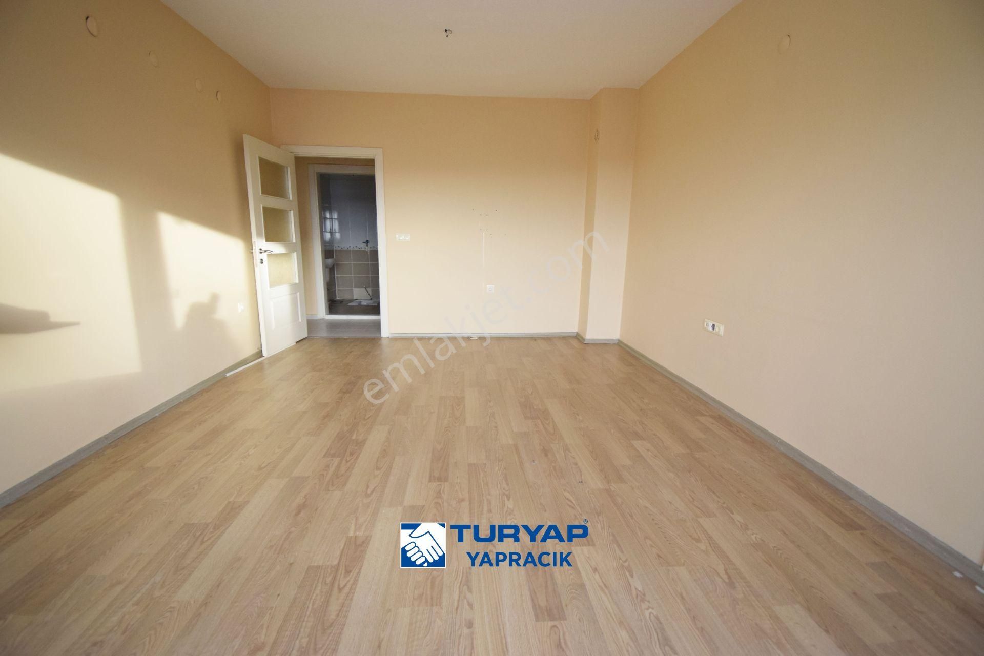 Turyap Yapracık' Tan 13. Bölgede Güney Cephe Katta Boş 3+1 Daire - Görsel 4