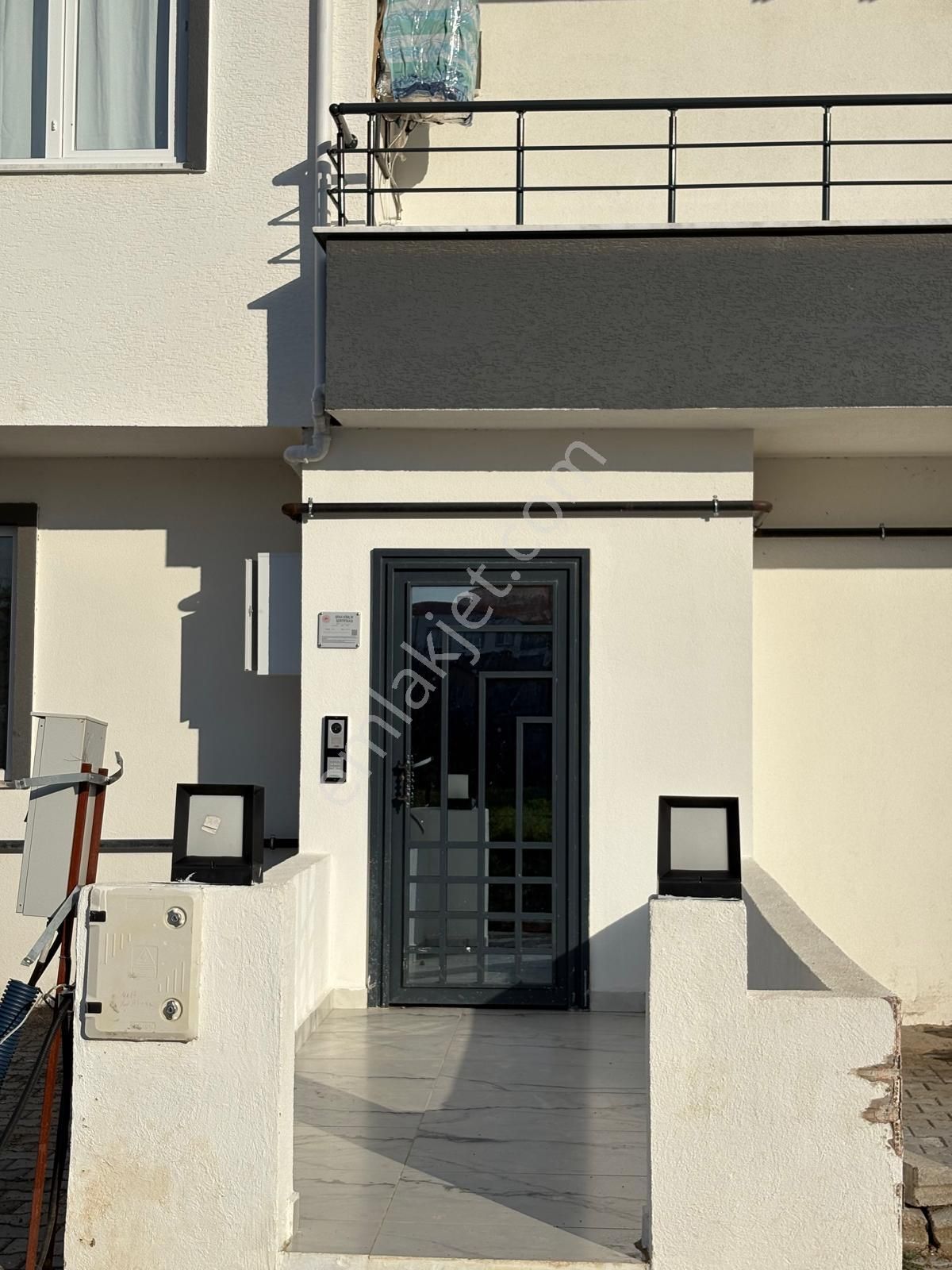 Kemalpaşa Mah. Yeni Hastane Yanında Muhtaşem 1+1 Kiralık Daire - Görsel 2