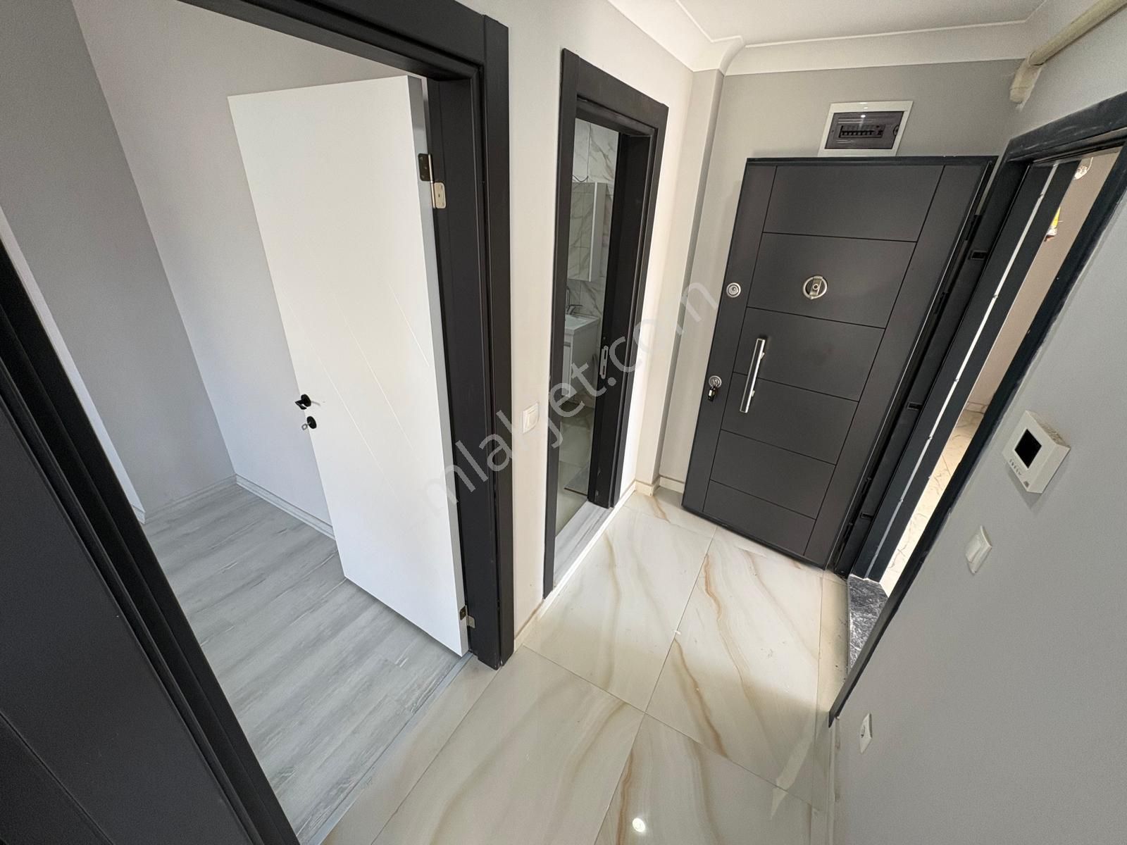 Kemalpaşa Mah. Yeni Hastane Yanında Muhtaşem 1+1 Kiralık Daire - Görsel 3