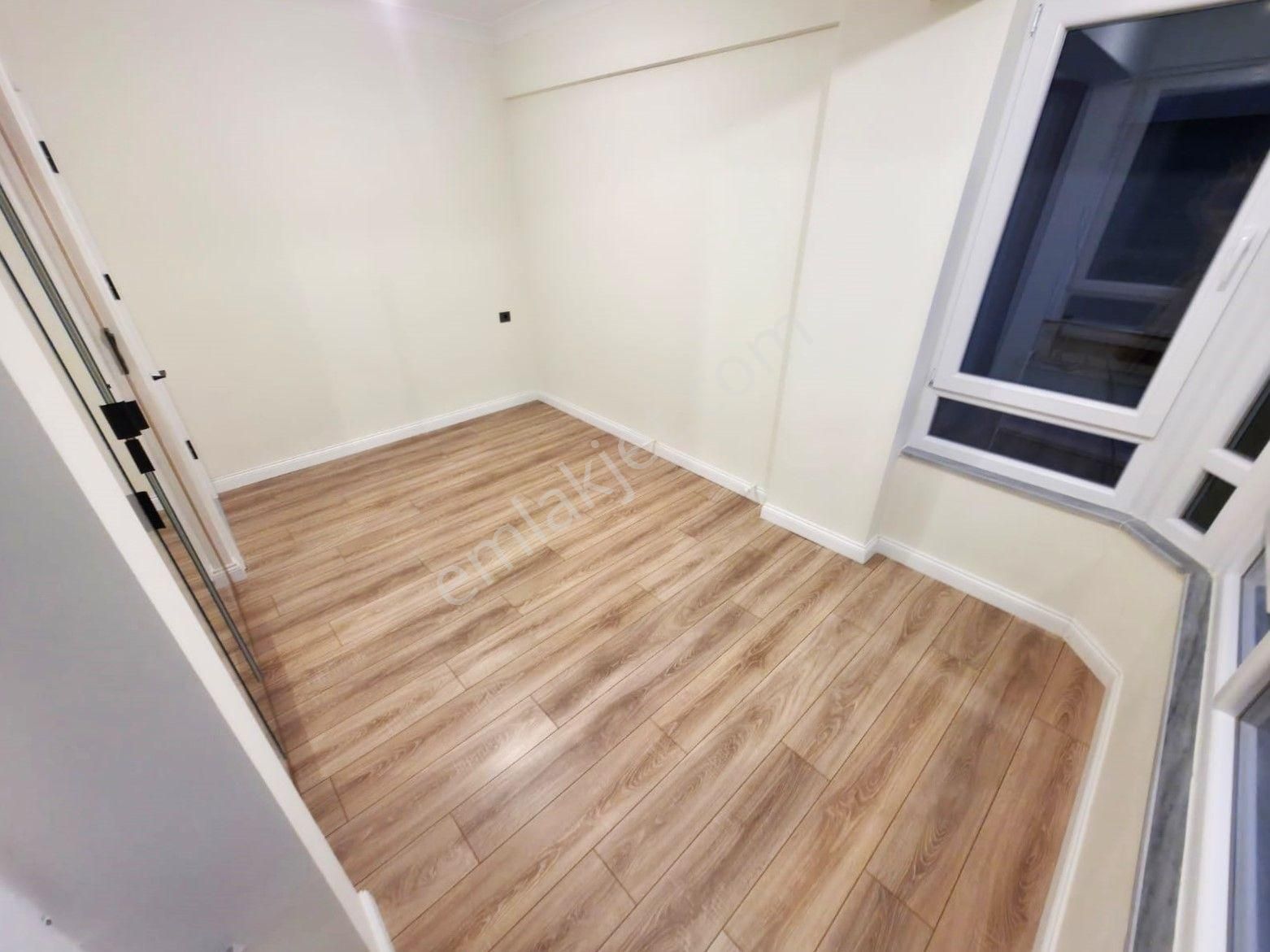 Aygül'den Akçay Merkez'de Şık Ve Keyifli Oturumuyla Ön Cephe Ara Kat Ada Mutfaklı 3+1 Satılık Daire - Görsel 25