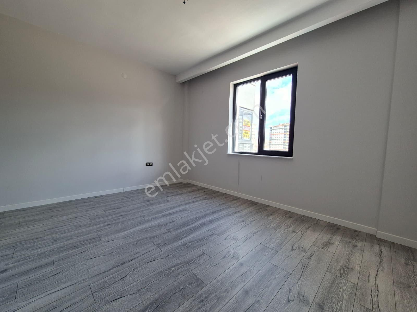 Yenikent Bulvar Sitesinde Satılık 4+1 Yerden Isıtmalı Geniş Lüks Daire - Görsel 13