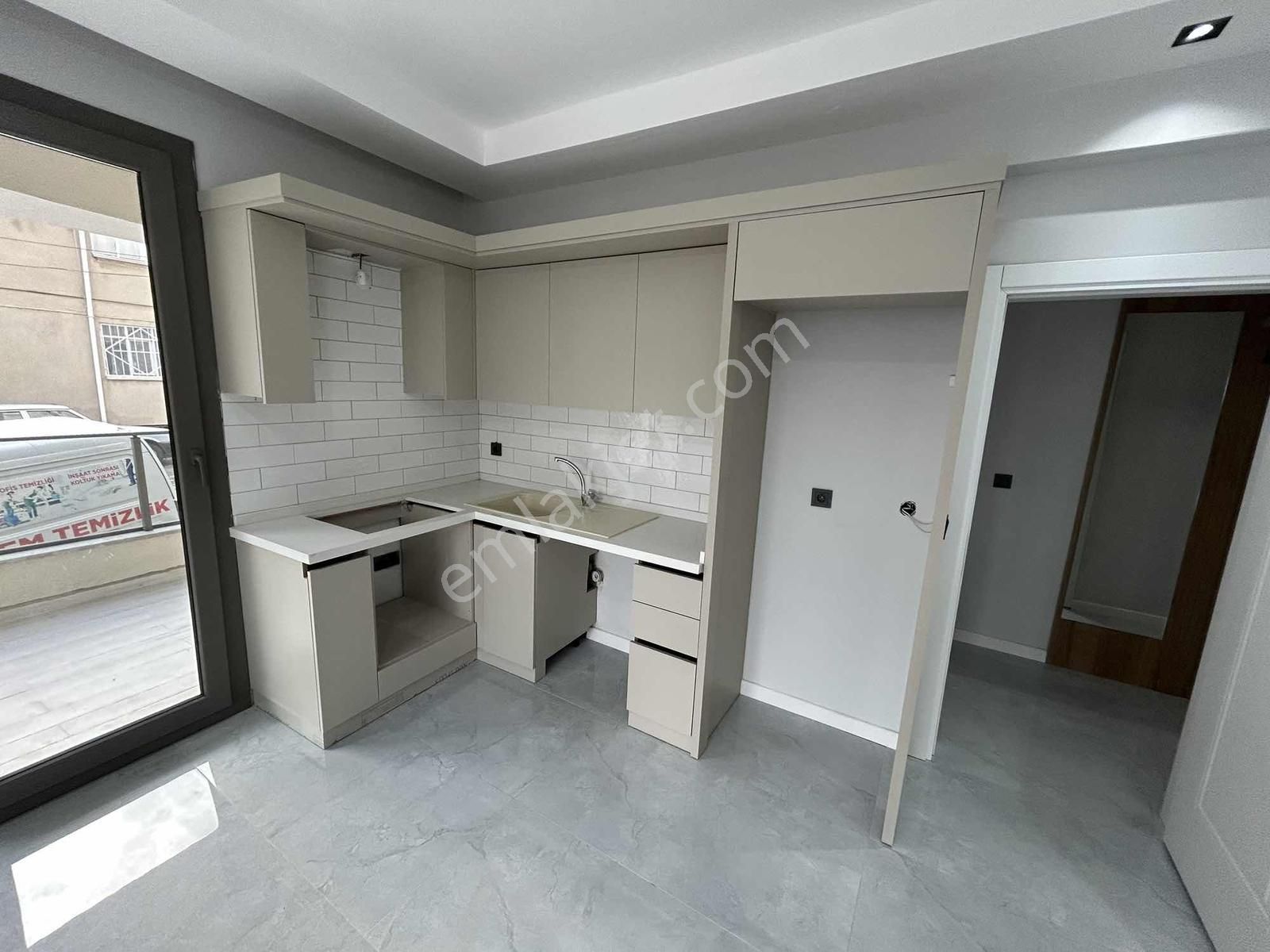 Onmax Kocacami'de Satılık 2+1 Ebeveyn Banyolu Daire