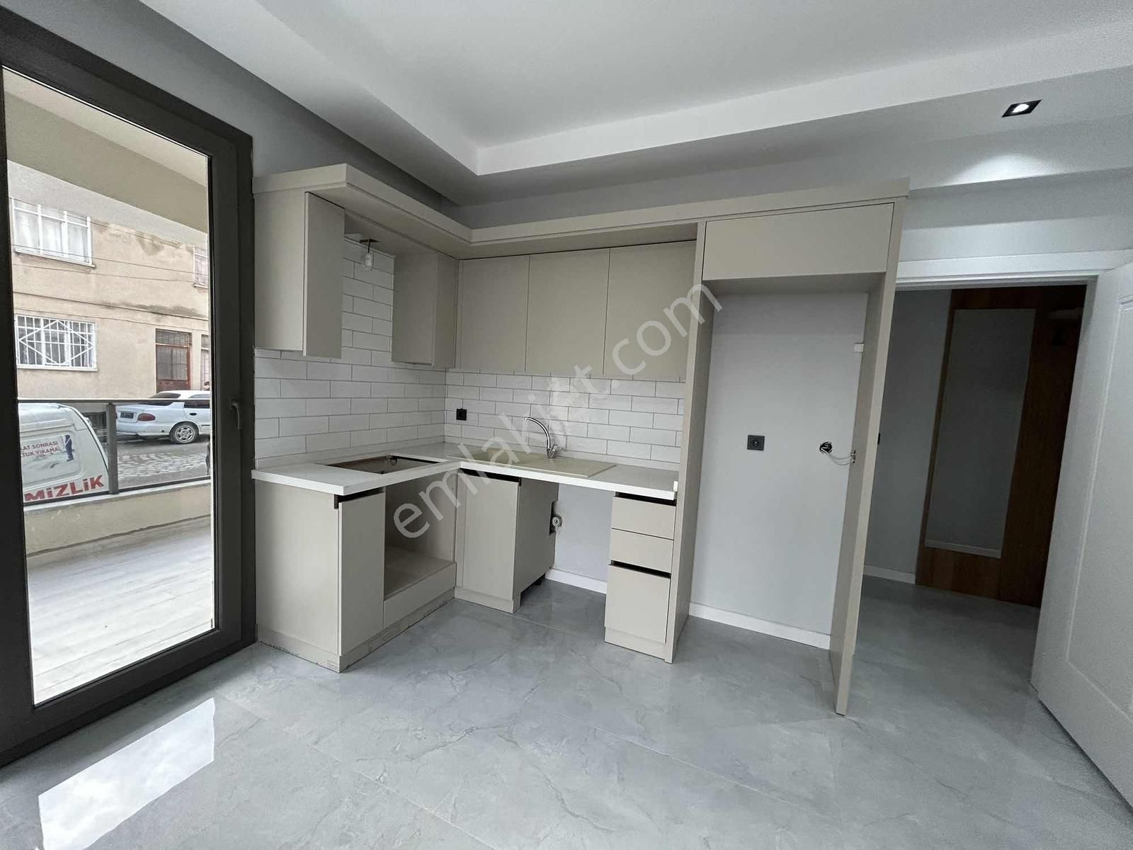 Onmax Kocacami'de Satılık 2+1 Ebeveyn Banyolu Daire - Görsel 13