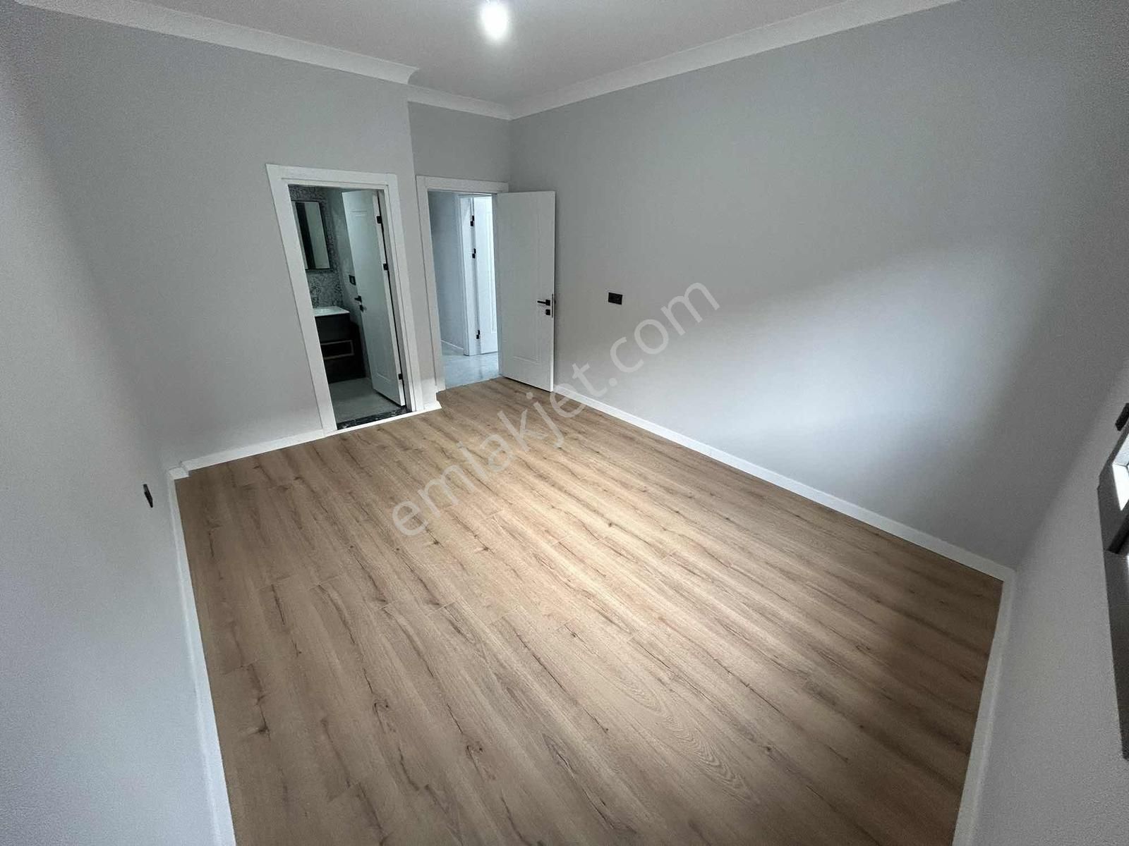 Onmax Kocacami'de Satılık 2+1 Ebeveyn Banyolu Daire - Görsel 23