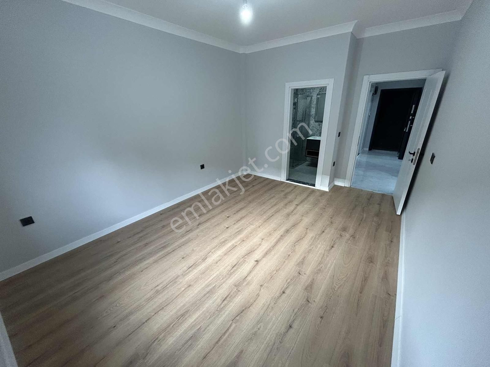 Onmax Kocacami'de Satılık 2+1 Ebeveyn Banyolu Daire - Görsel 17