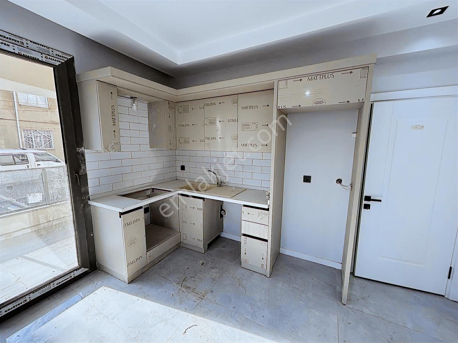 Onmax Kocacami'de Satılık 2+1 Ebeveyn Banyolu Daire - Görsel 10